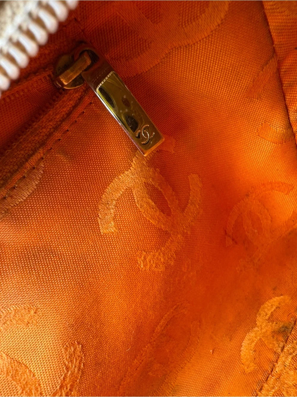 CHANEL Quilted Shoulder Bag in Camel Tan Leather